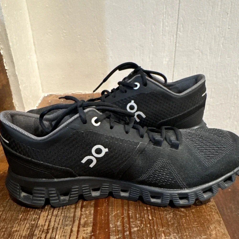 On Cloud X Women's Sz 8  Cross Training Shoe Black/Asphalt Low-top Lightweight